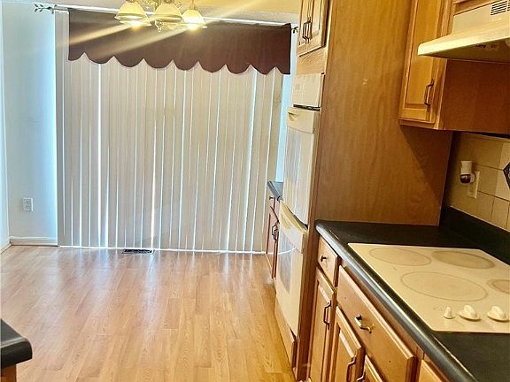 5th image of 1008 Meadowsweet Dr
