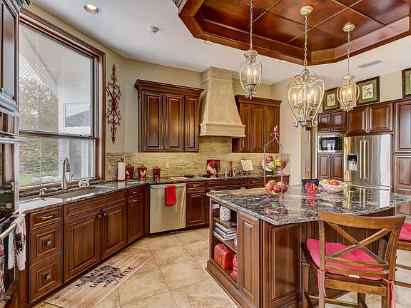 3rd image of 3261 Sequoyah Cir