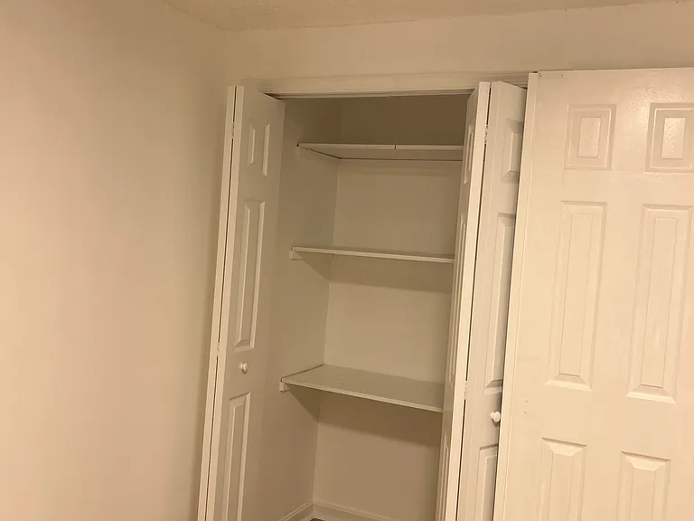 4102 Hampstead Ln — Photo 9