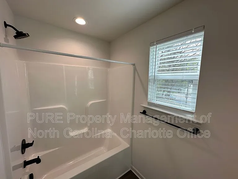 2649 Hemphill St — Photo 28