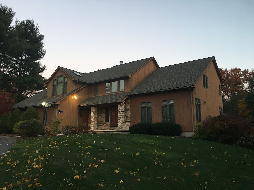 2nd image of 5 Old Farm Rd