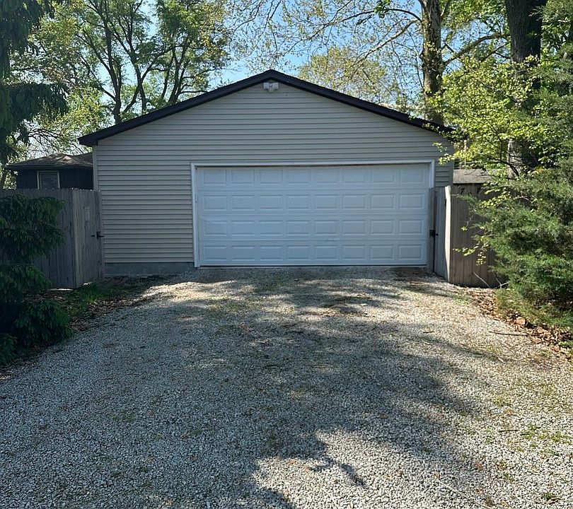 2nd image of 707 E Olympian Rd