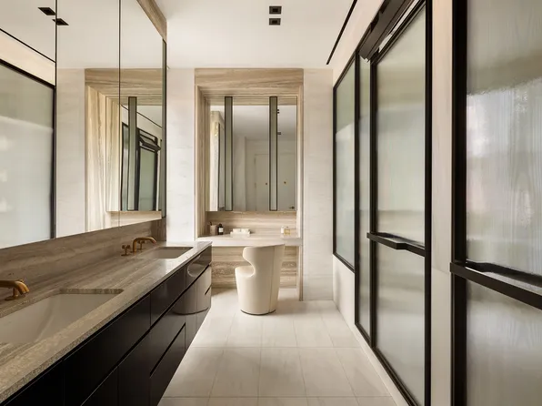 505 West 19th Street image 11 of 19