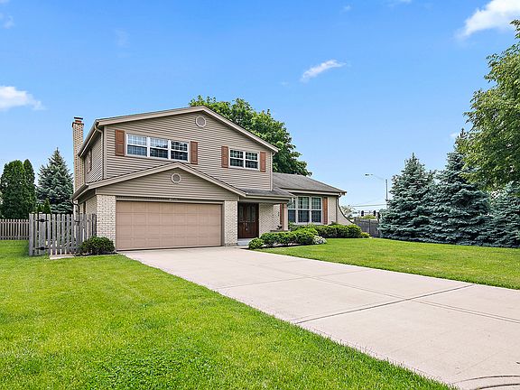 2nd image of 1409 E Rosehill Dr