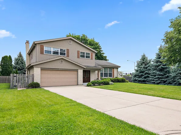 1409 E Rosehill Dr, Arlington Heights, IL 60004