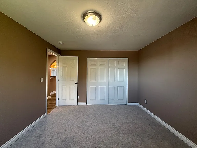 526 S 40th Ave #D — Photo 15