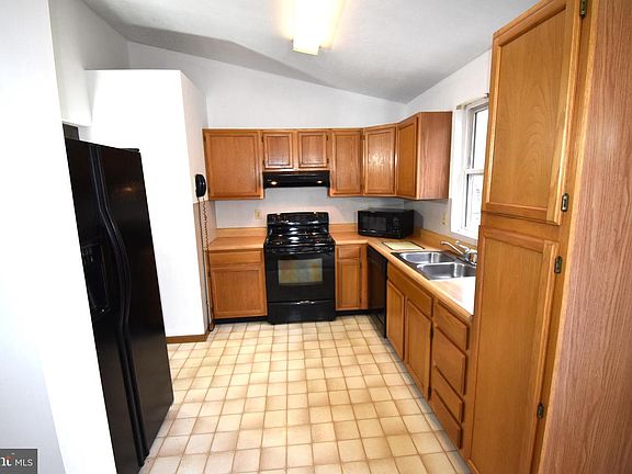 5th image of 2927 Donegal Dr