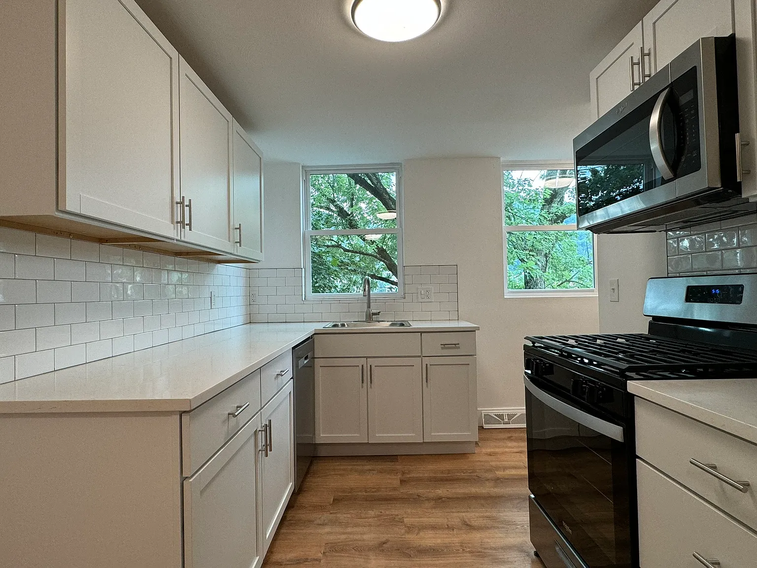 2 bed, 1.5 bath, 1000 sqft, $1,450 — Photo 1