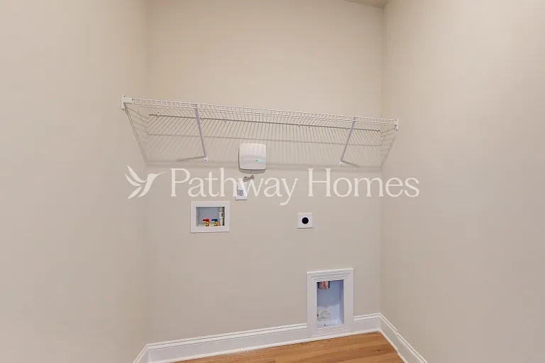 112 S Sina St — Photo 15