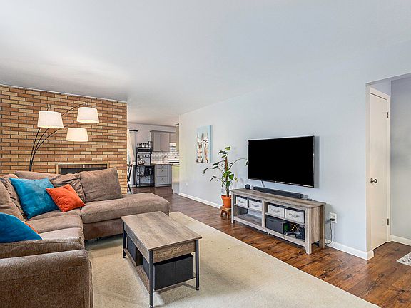 4th image of 919 Calvary Ave NW