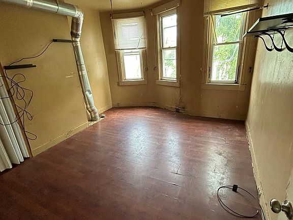 5th image of 1240 Carroll St