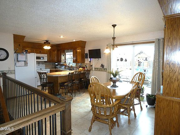3rd image of 1824 Longley Ave