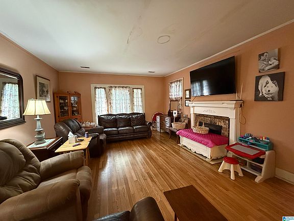 2nd image of 3007 Circle Dr