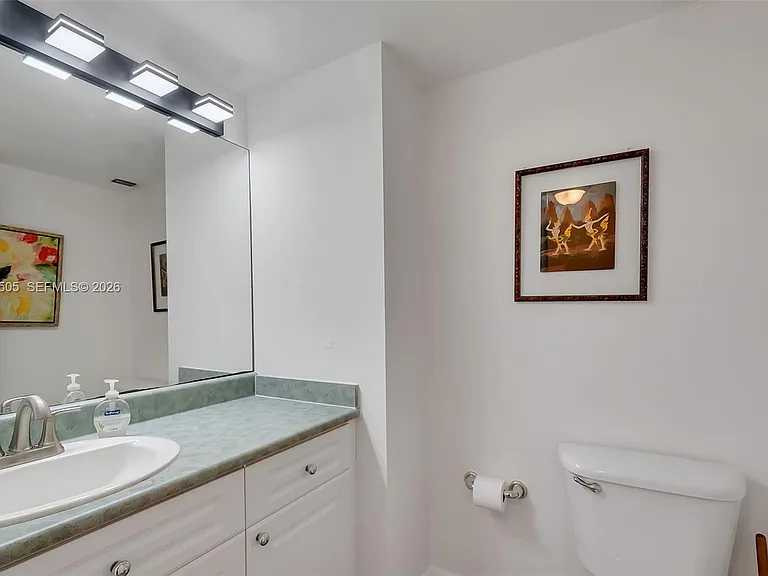 2301 Collins Ave #533 — Photo 15