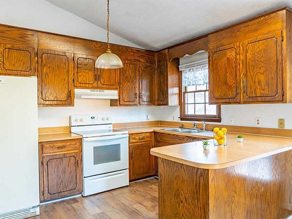 5th image of 212 Jefferson Woods Dr