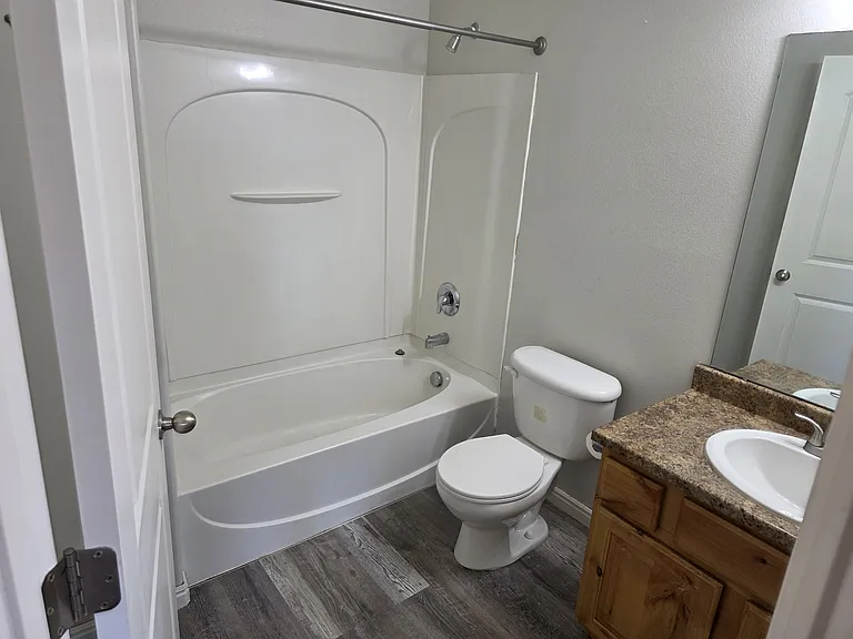 upstairs bathroom for 2 bedrooms