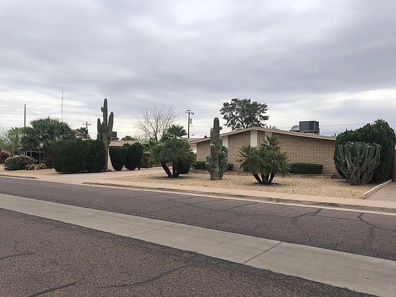 2nd image of 3115 E Larkspur Dr