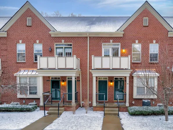 1111 Fountain View Cir, South Lyon, MI 48178