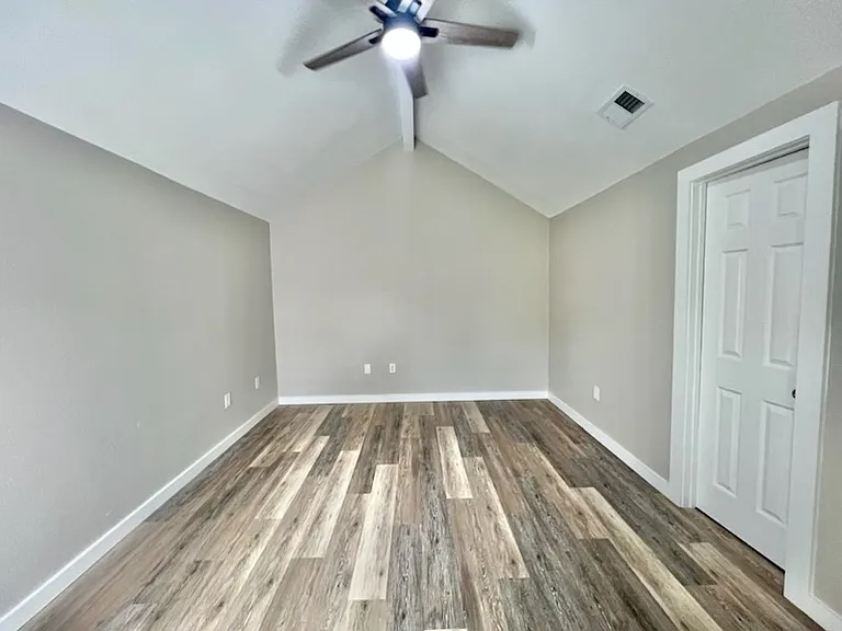 1943 Patrician Way — Photo 3