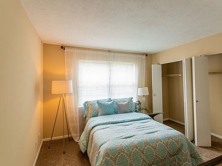Classic Style Bedroom