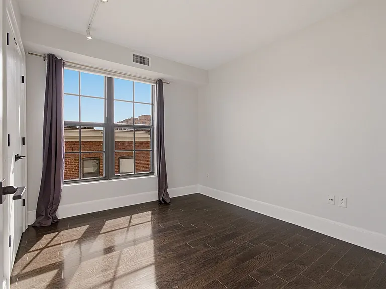 1011 M St NW #504 — Photo 19