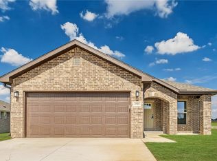 1722 Farmer St, Pea Ridge, AR 72751