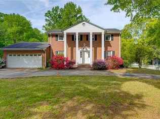1290 Jonestown Rd, Winston Salem, NC 27103