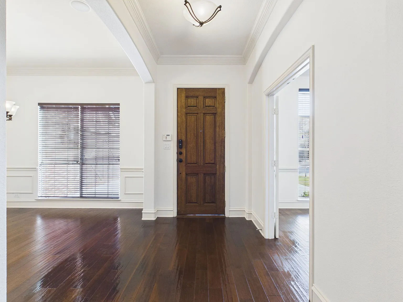 4 bed, 3.0 bath, 3027 sqft, $3,400 — Photo 2