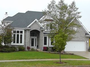 2487 Angela Ln, Aurora, IL 60502