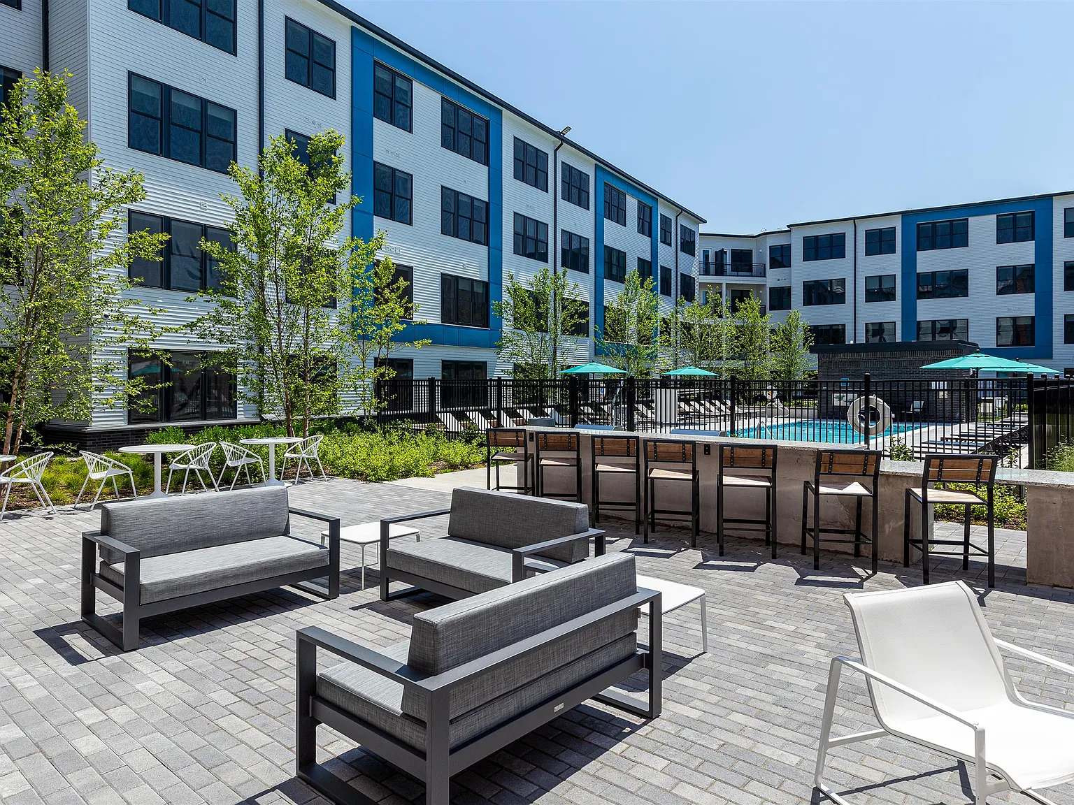 Parkway Apartments — Photo 4
