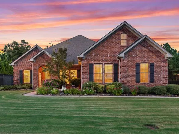 2210 Millford Dr, Conway, AR 72034