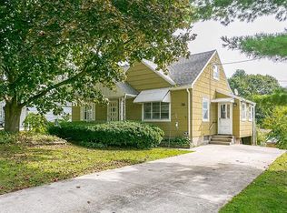 26 Garden Dr, Rochester, NY 14609