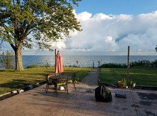 3875 Lake Rd, Sheffield Lake, OH 44054