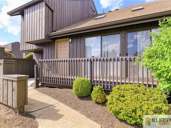 354 Westgate Dr, Edison, NJ 08820