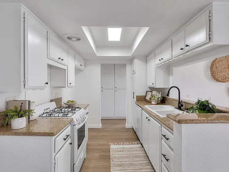 Villa Del Sol Anaheim — Photo 106