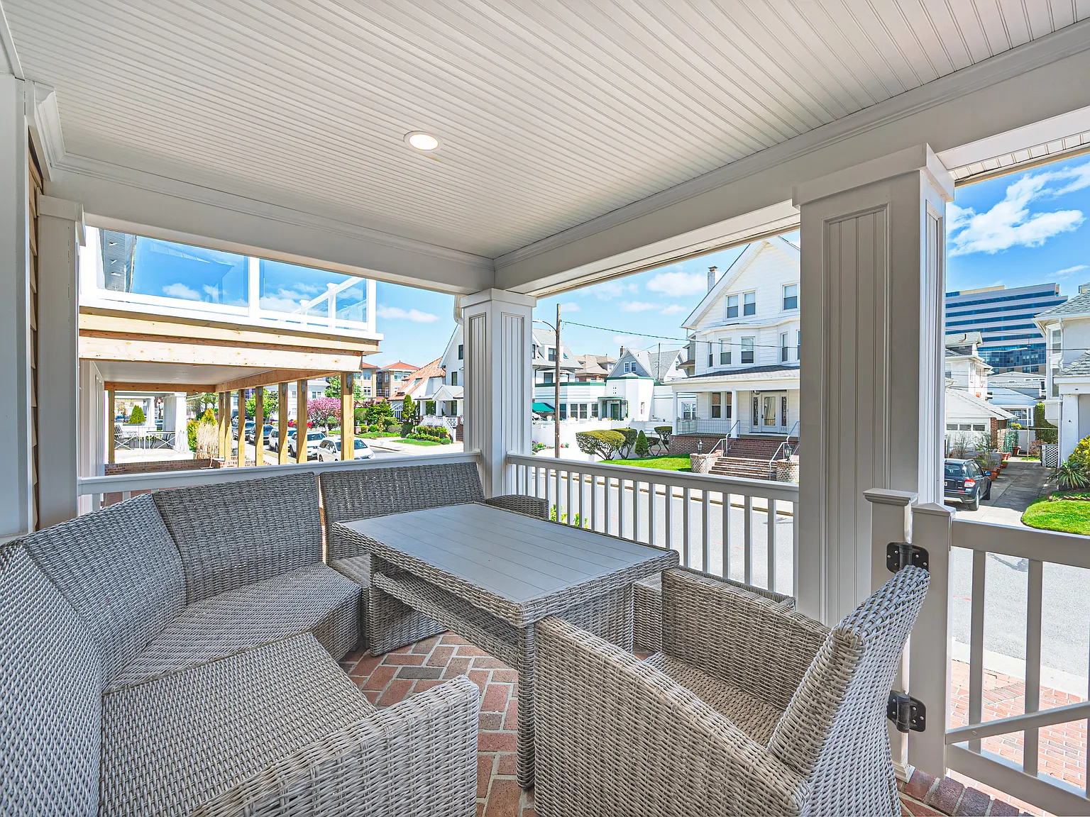 7 bed, 3220 sqft, $12,000 — Photo 3