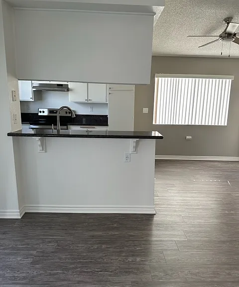 Westbay Apartments — Photo 48