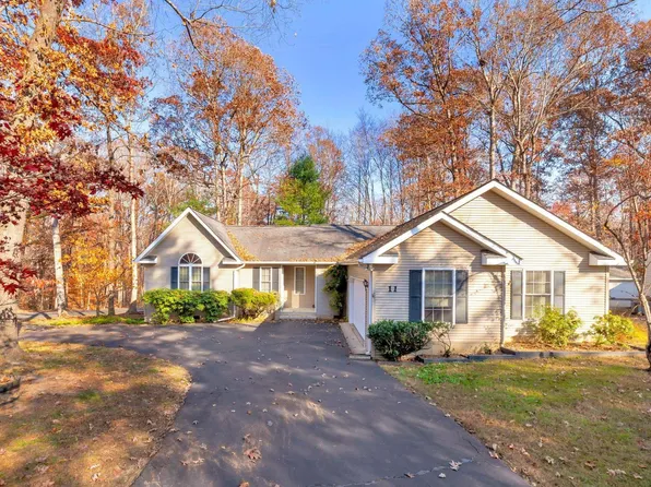 11 Hardwood Rd, Palmyra, VA 22963