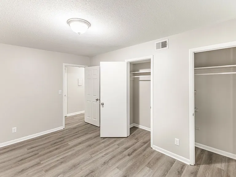 Sandlin Villas Apartments — Photo 15
