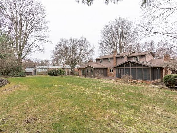 3rd image of 7245 Carmen Dr NW