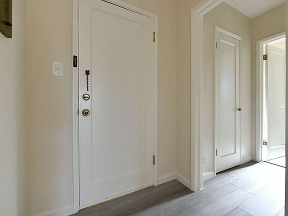 5th image of 935 Solano Ave APT 6