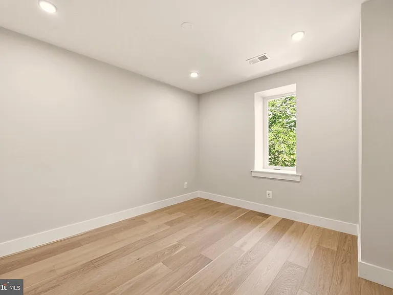 724 Rock Creek Church Rd NW #A — Photo 32