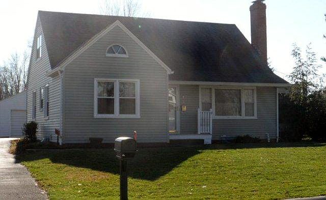 1st image of 715 Boyd Blvd