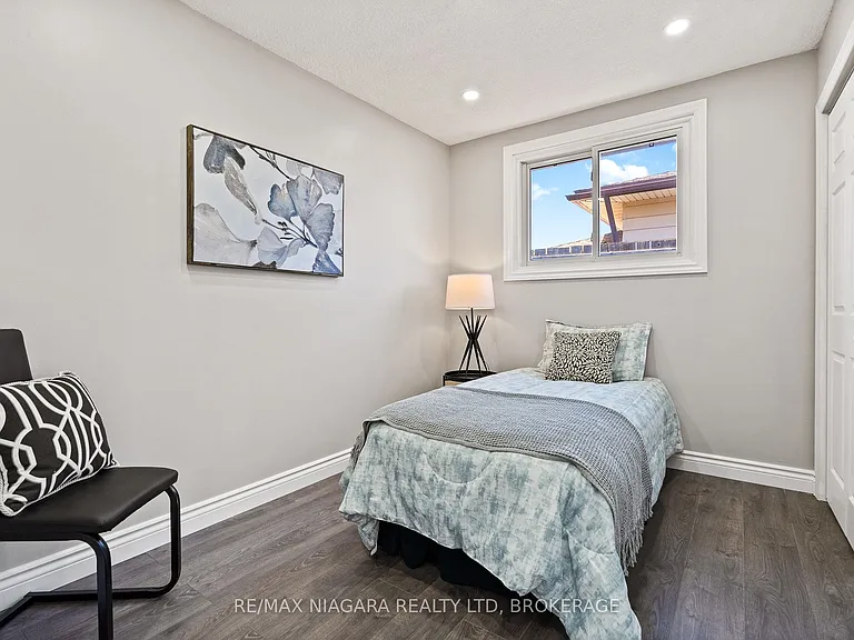 8235 Paddock Trail Dr #UPPER — Photo 15