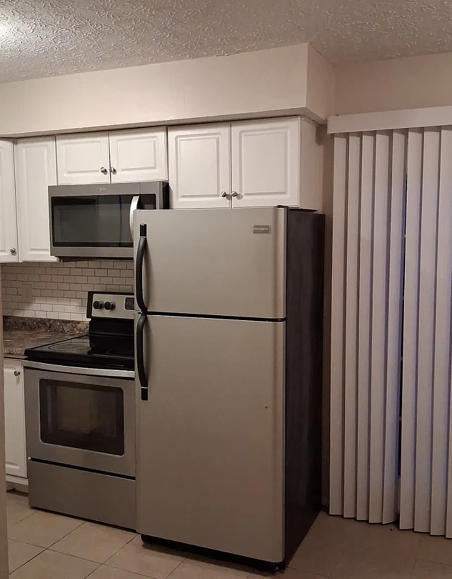 2 bed, 1.5 bath, 1008 sqft, $1,350 — Photo 2