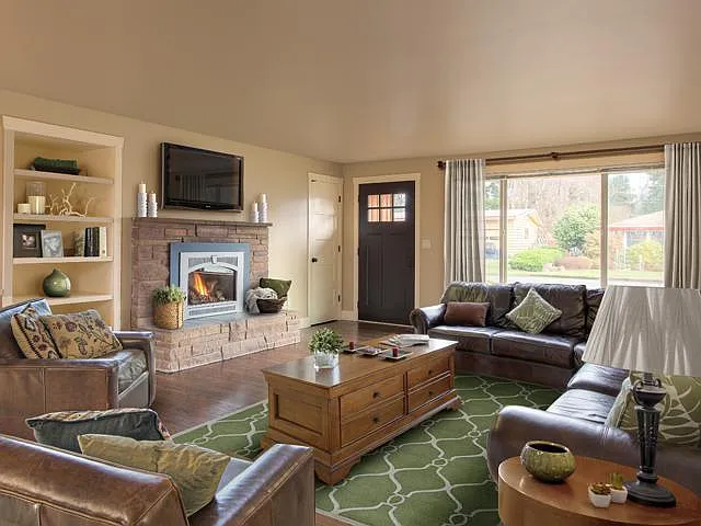 3 bed, 1350 sqft, $3,195 — Photo 4