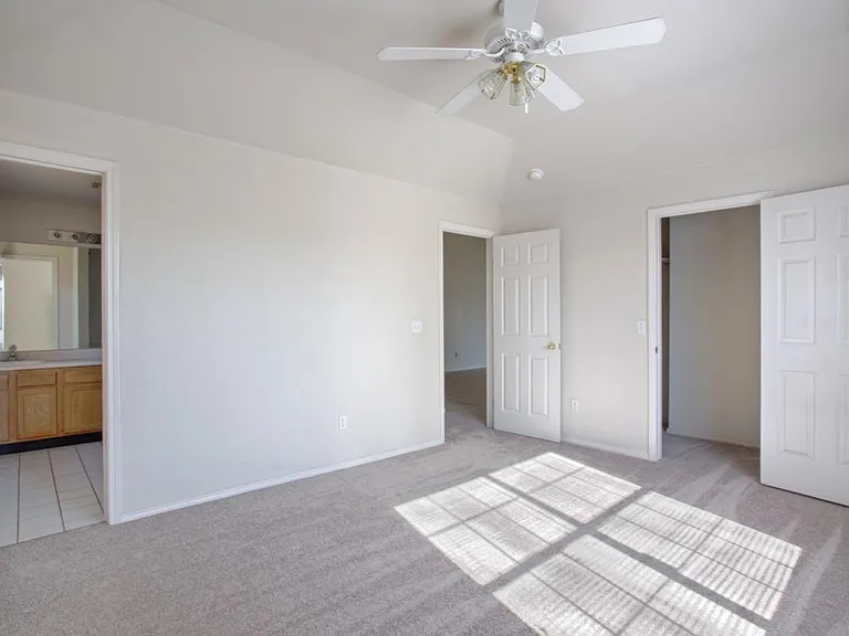 1028 Pinelake Ct — Photo 14