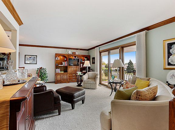 2nd image of 10504 Lynn Dr #154