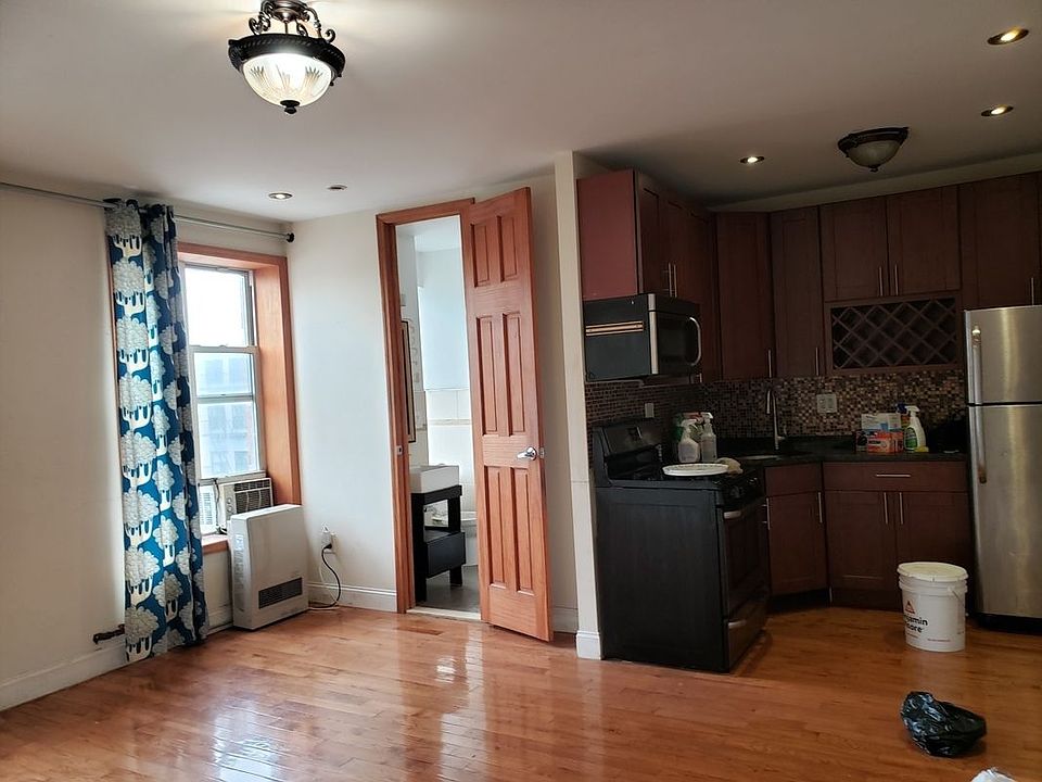 1st image of 81 Pulaski St #21B
