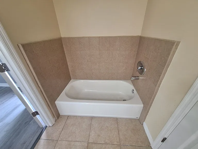 1220 Waycross St — Photo 16